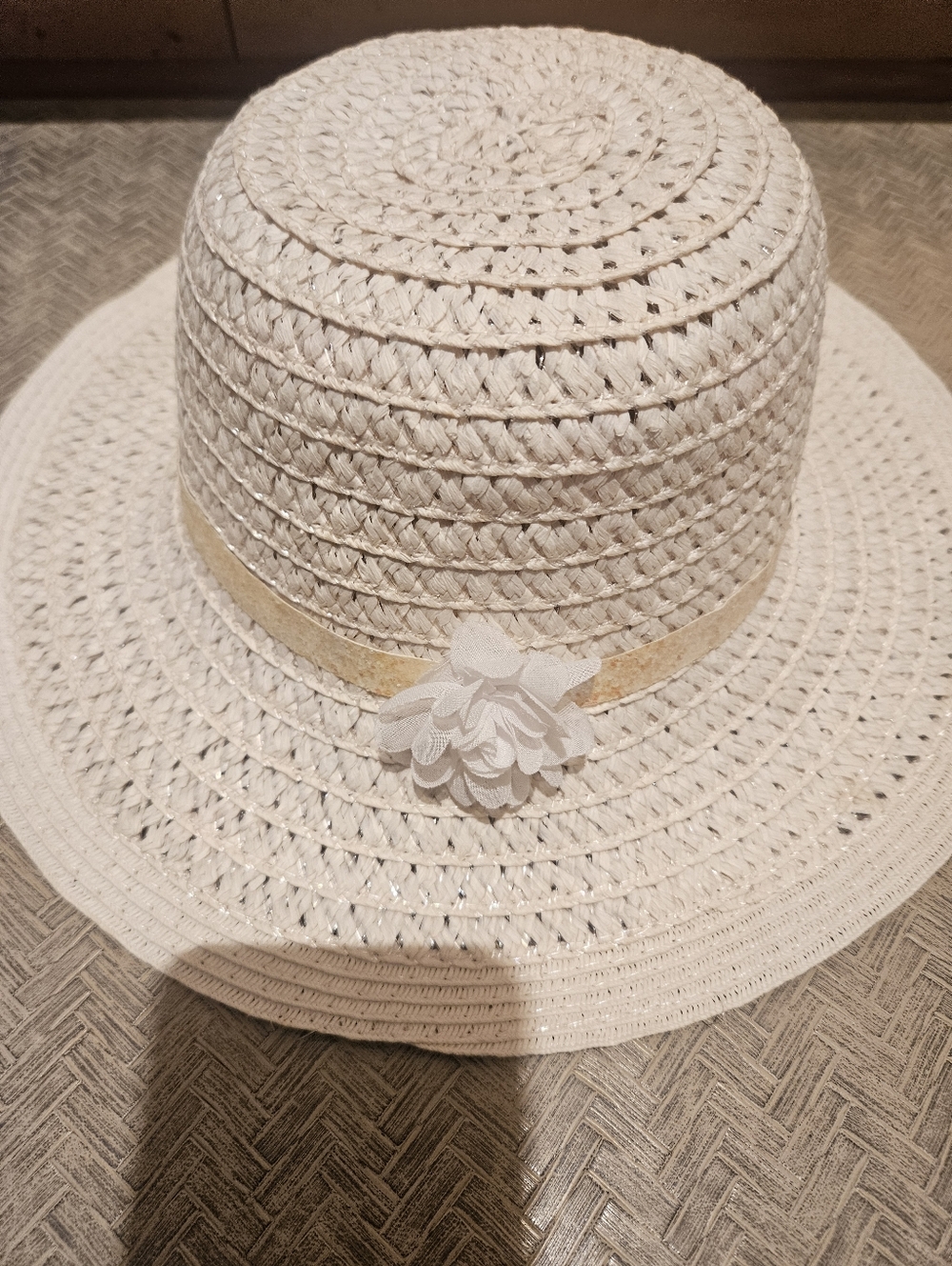 Kids White Straw Sun Hat with Floral Accent